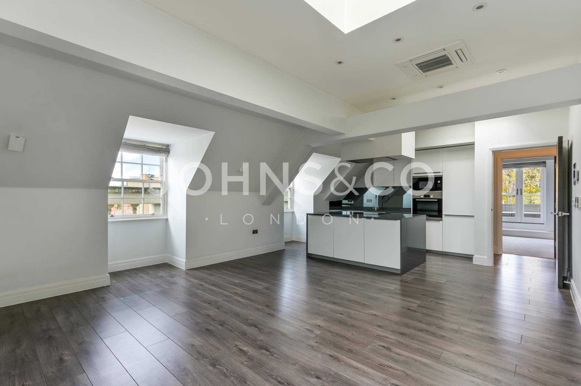 Flat Kew Bridge Road in Greater London
