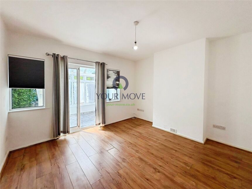 Flat Grove Road in Greater London