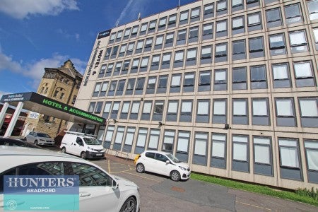 Flat Sunbridge Road in Bradford