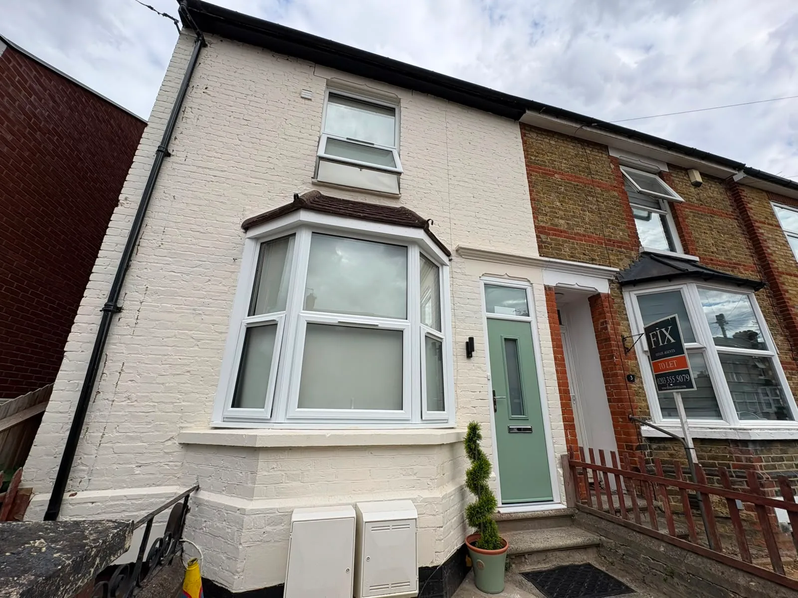 Flat Rawdon Road in Maidstone