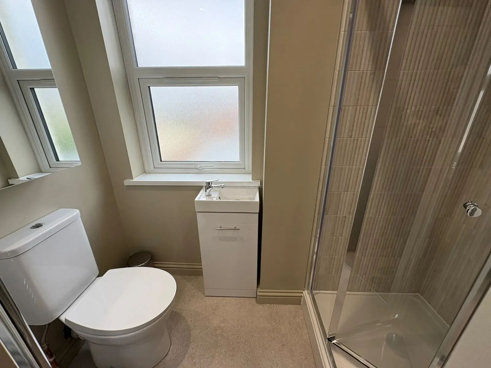 Flat Rawdon Road in Maidstone