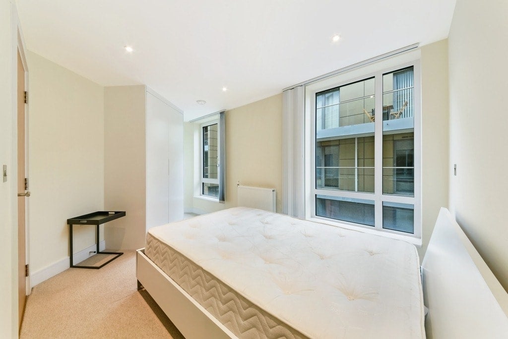 Flat St. Anne's Row in Greater London