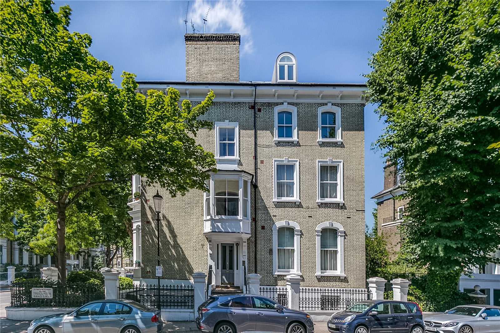 House Tregunter Road in Greater London