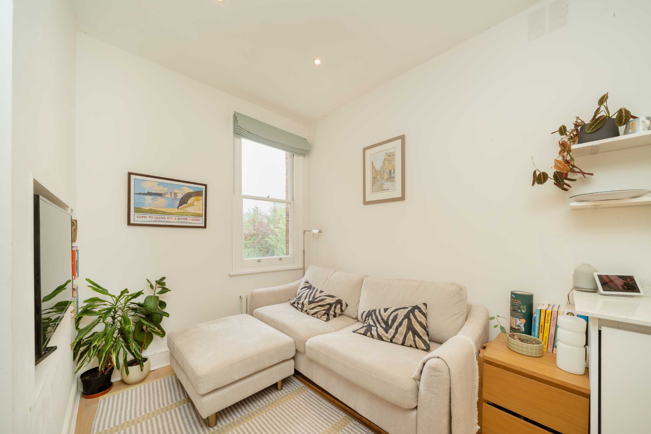 Flat Brondesbury Park in Greater London