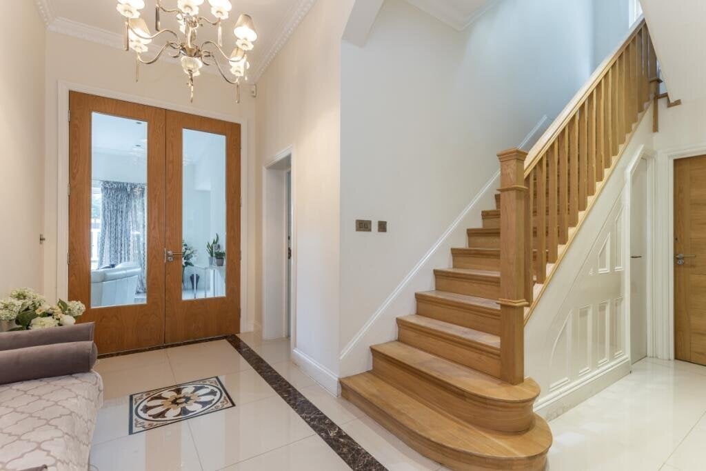 House Hamilton Road in Greater London