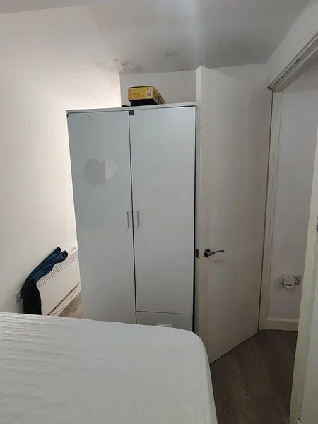 Flat Lewisham Way in Greater London