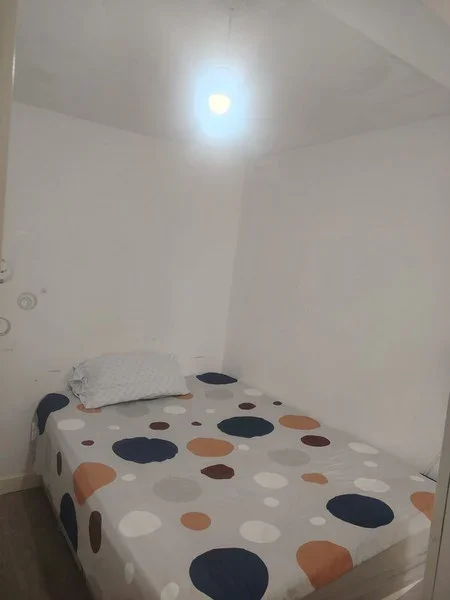 Flat Lewisham Way in Greater London