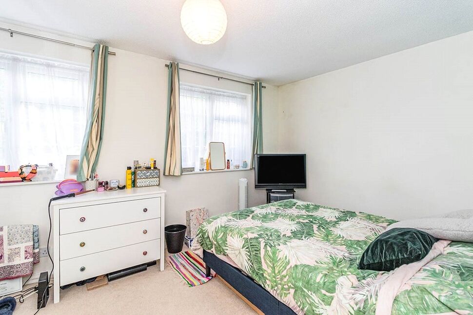 Flat Hill Crescent in Greater London