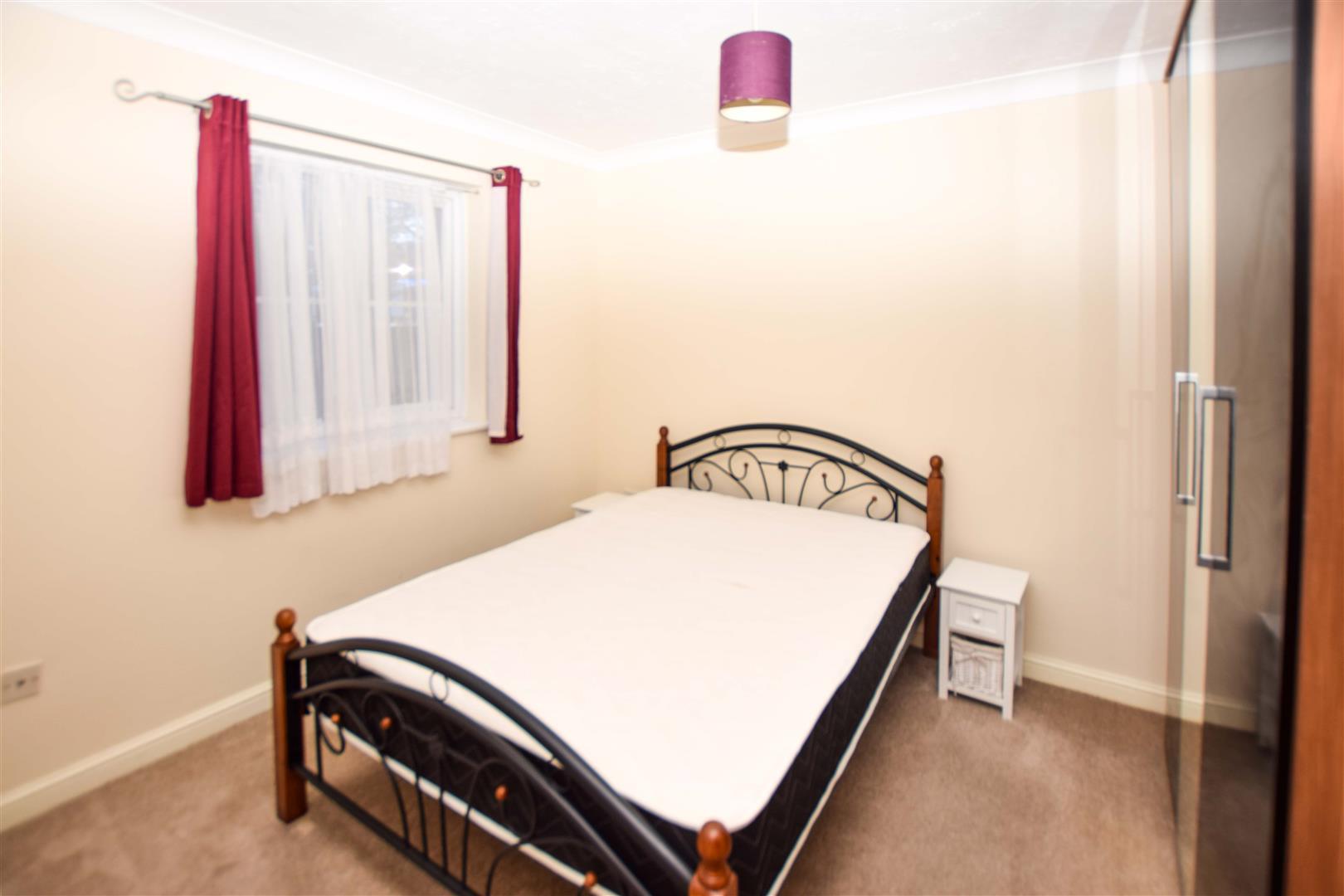 Flat Cameron Square in Greater London