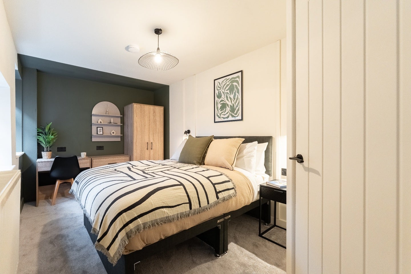 Room Hodge Road in Salford