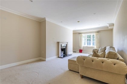 Flat Wall Hall Drive in Hertsmere