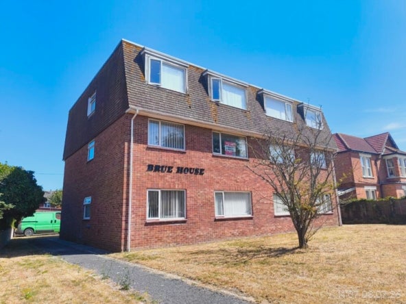 Flat Berrow Road in Burnham-on-Sea