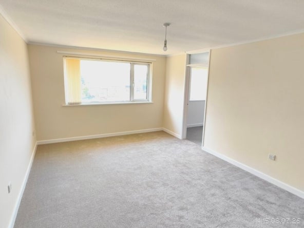 Flat Berrow Road in Burnham-on-Sea