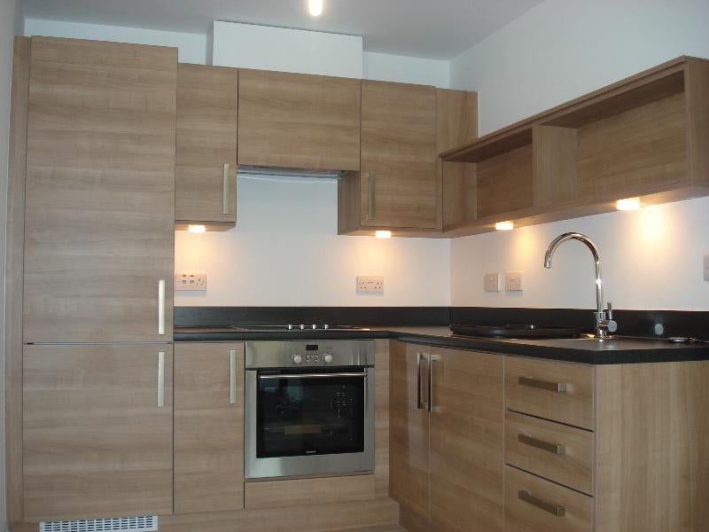 Flat Empire Way in Greater London