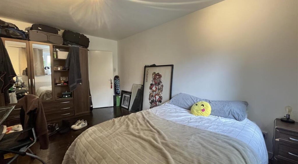 Flat Putney Hill in Greater London