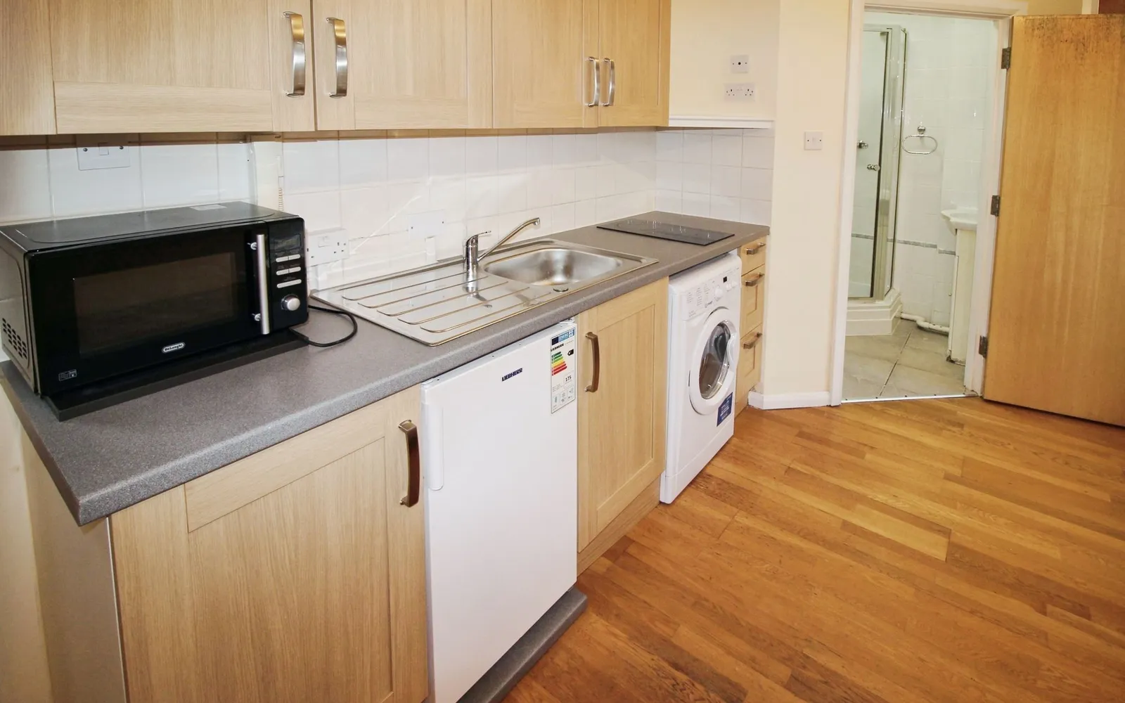 Flat Kenton Road in Greater London