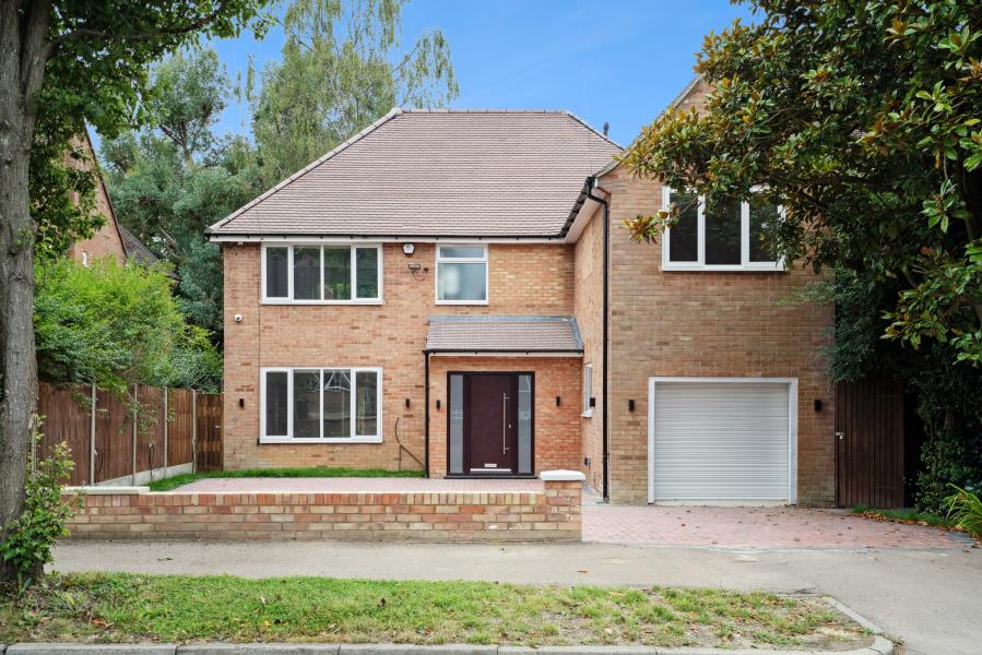 House Saint Mary's Avenue in Batchworth