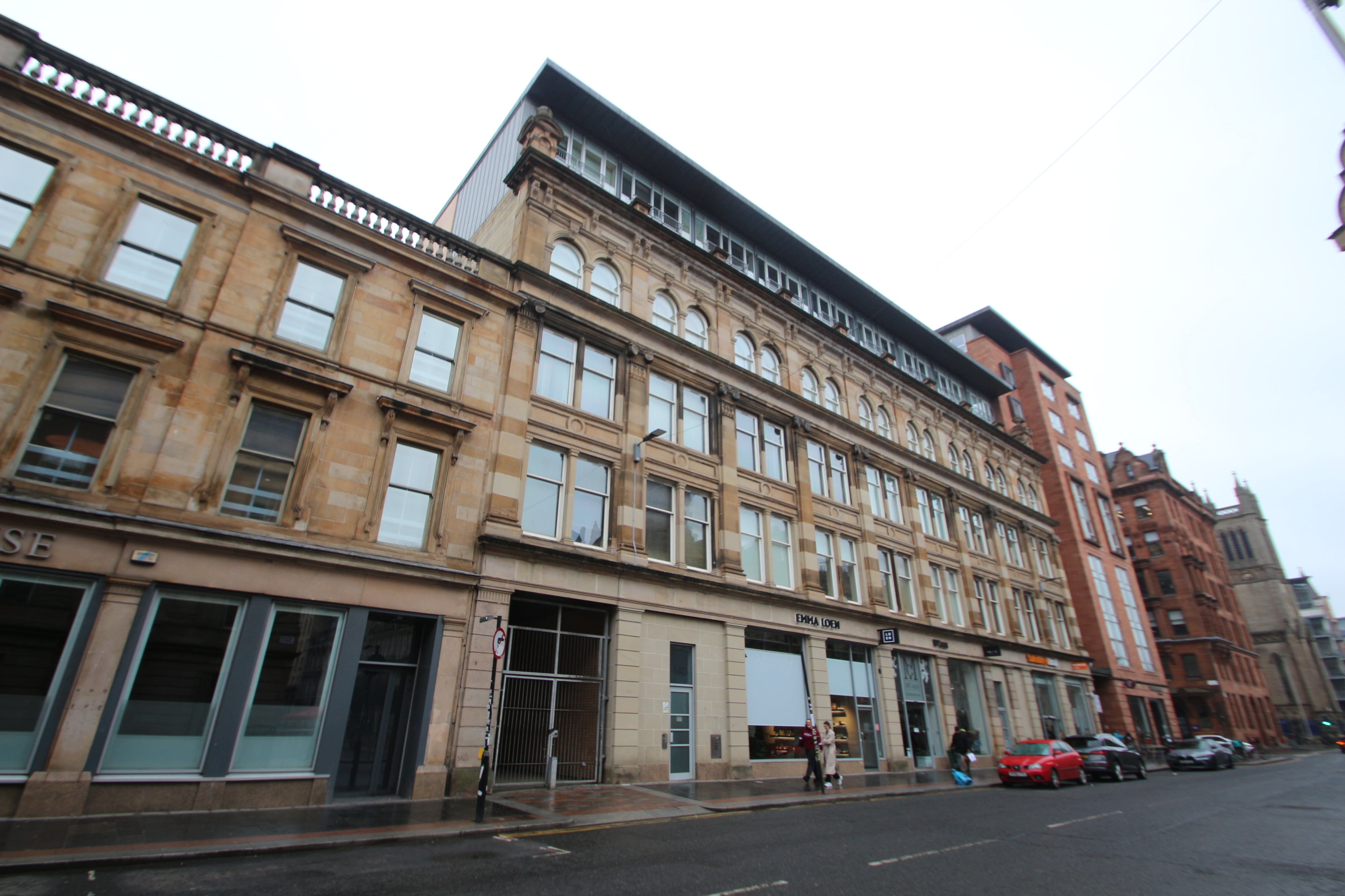 Flat Ingram Street in Glasgow