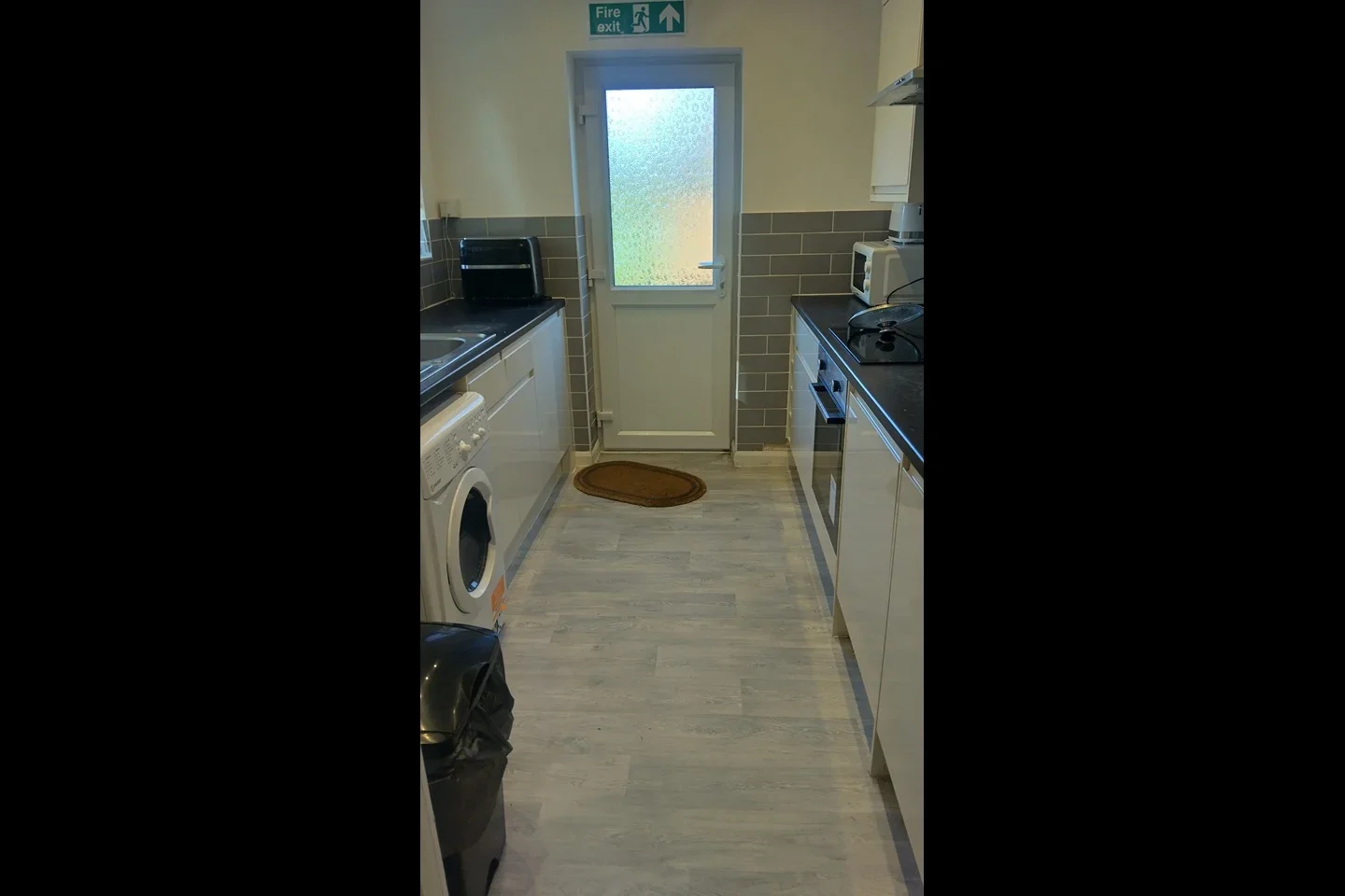 Room Crawley Green Road in Luton