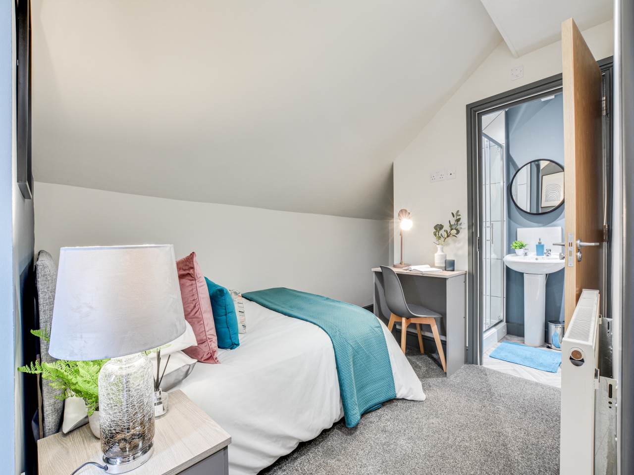 Room Knowle Mount in Leeds