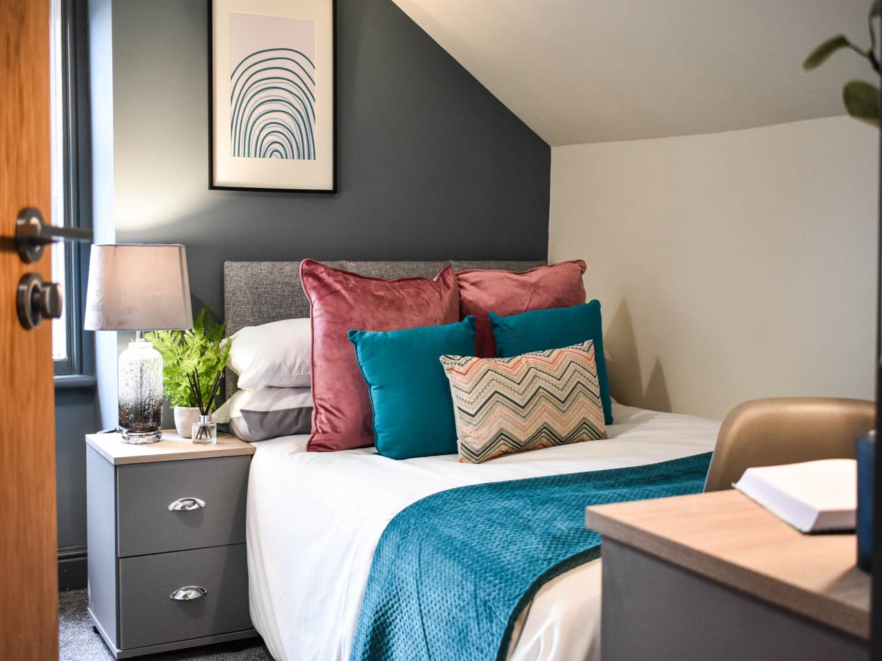 Room Knowle Mount in Leeds