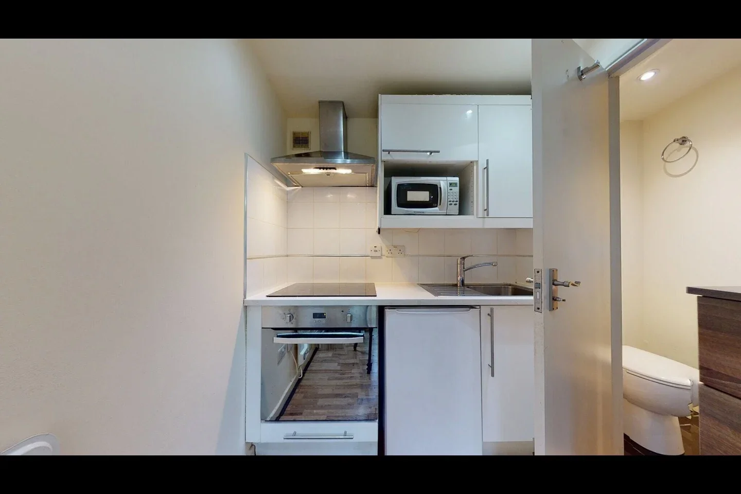 Flat Chatsworth Road in Greater London