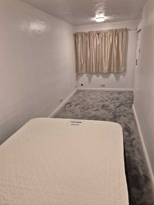 Flat Hulse Avenue in Greater London