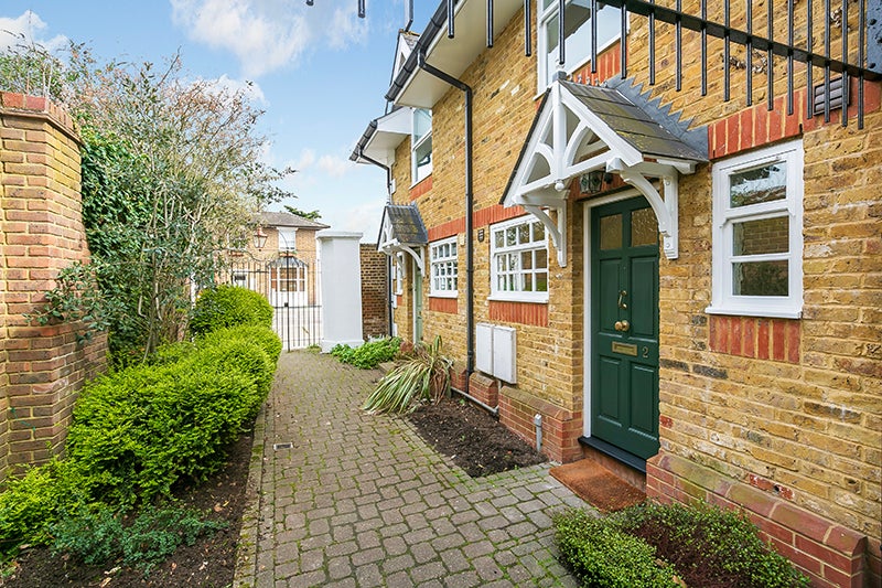 House White Heron Mews in Greater London