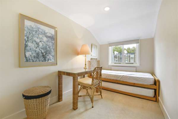 Flat Ennismore Gardens in City of Westminster