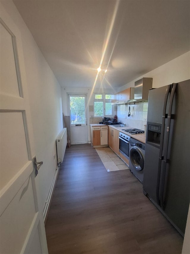 Flat Tannsfeld Road in Greater London