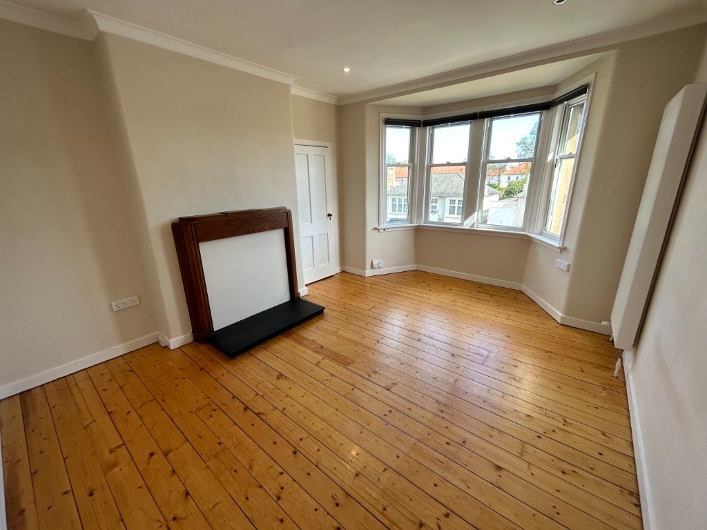 Flat Balgreen Road in City of Edinburgh