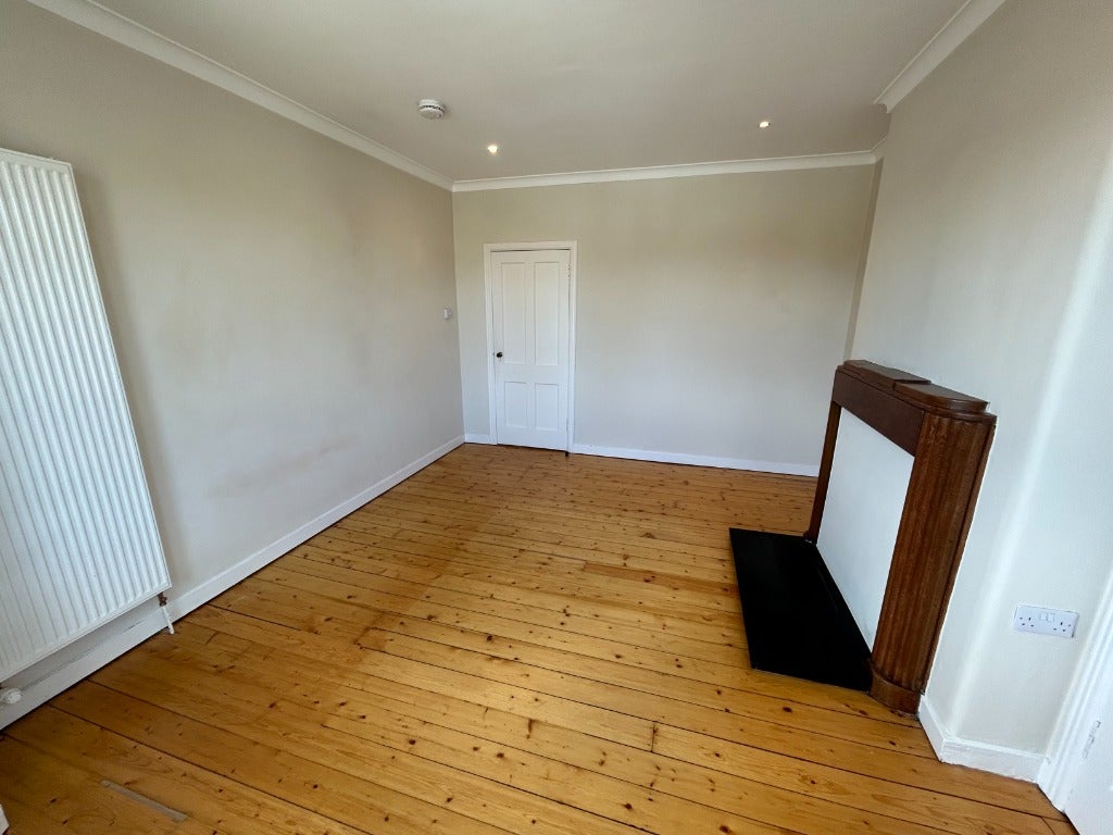 Flat Balgreen Road in City of Edinburgh