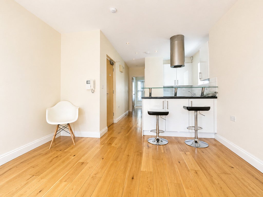 Flat St Barnabas Road in Cambridge