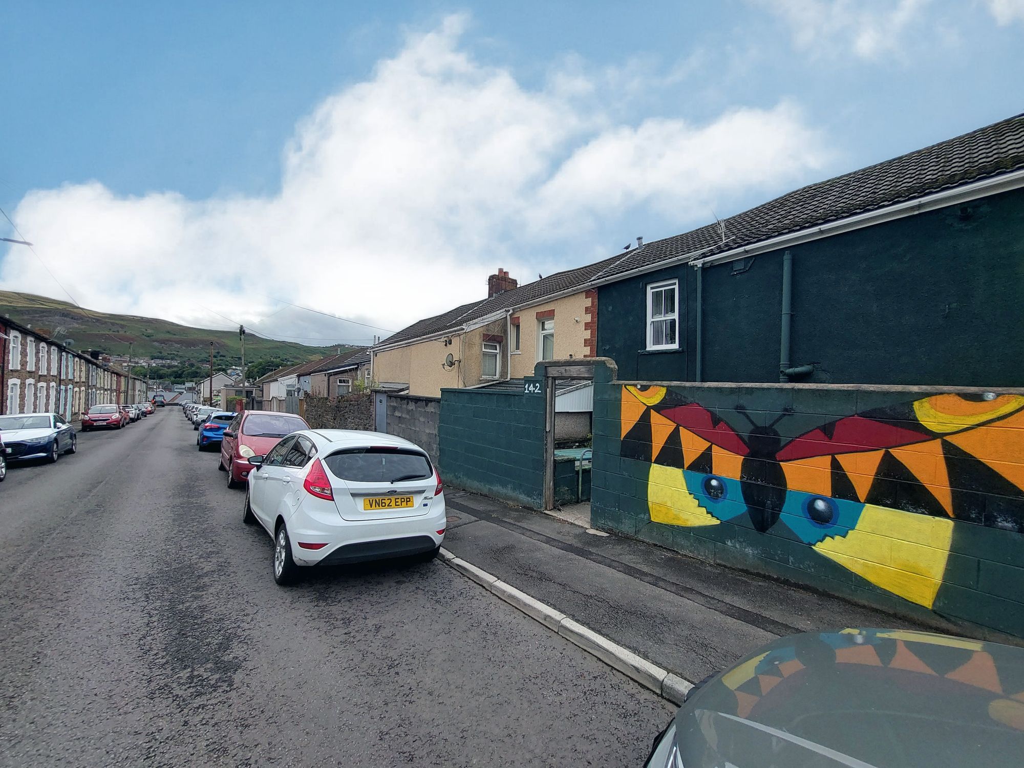 House Birchgrove Street in Porth