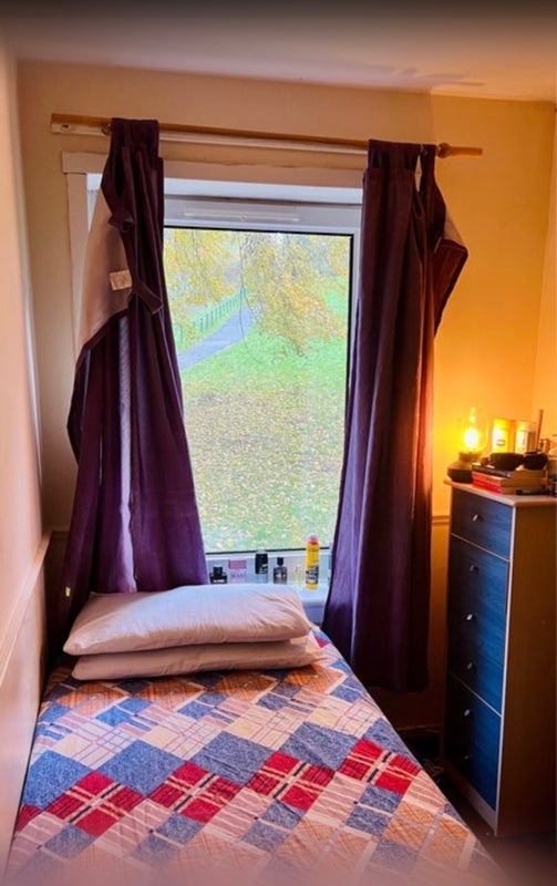 Room Dumbiedykes Road in City of Edinburgh