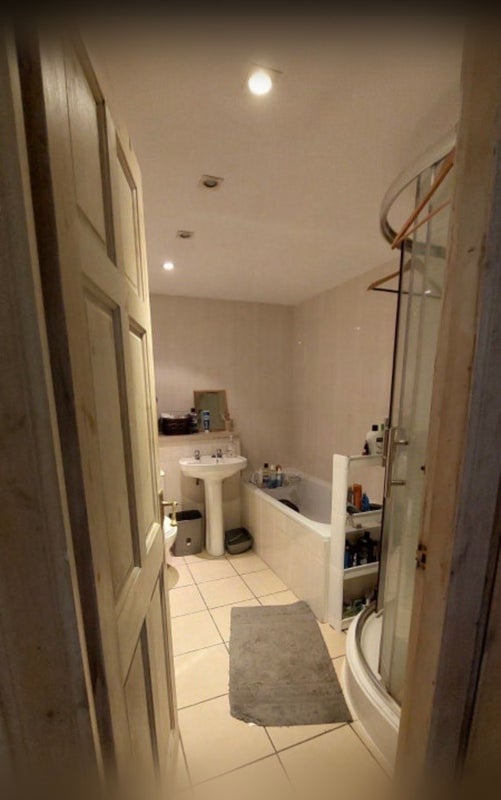 Room Dumbiedykes Road in City of Edinburgh