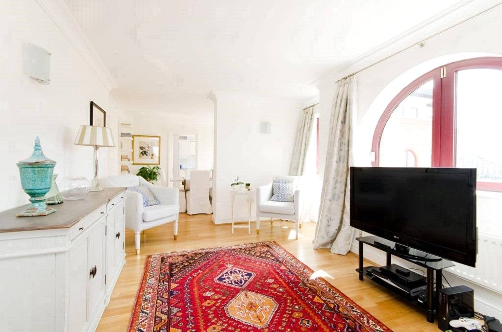 Flat William Morris Way in Greater London