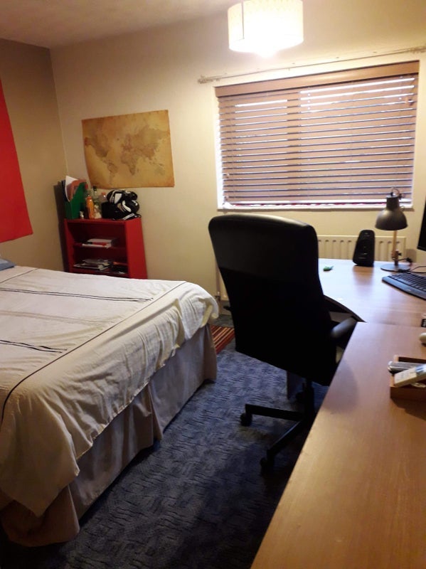 Room Sharpley Road in Charnwood