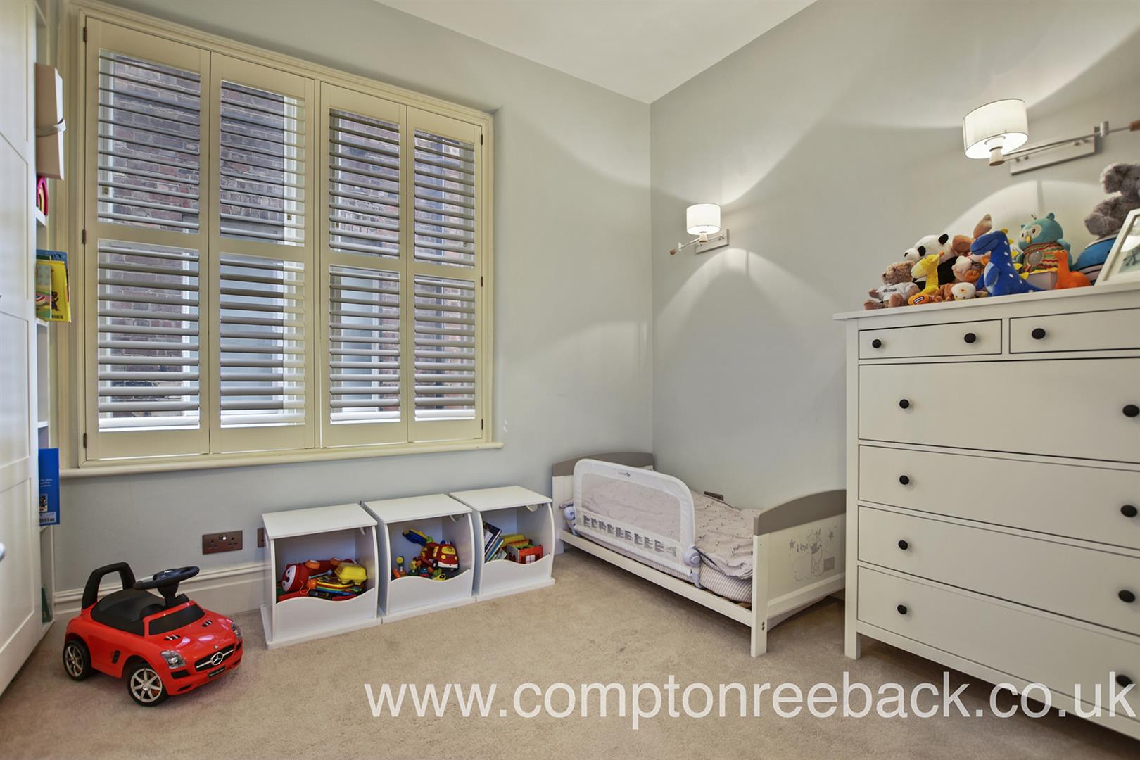 Flat Castellain Road in City of Westminster