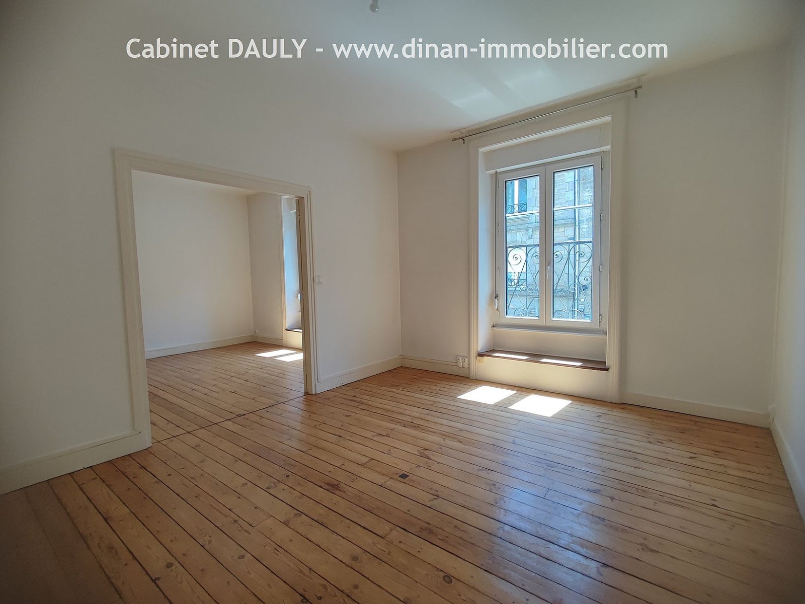 Flat Place du Champ Clos in Dinan