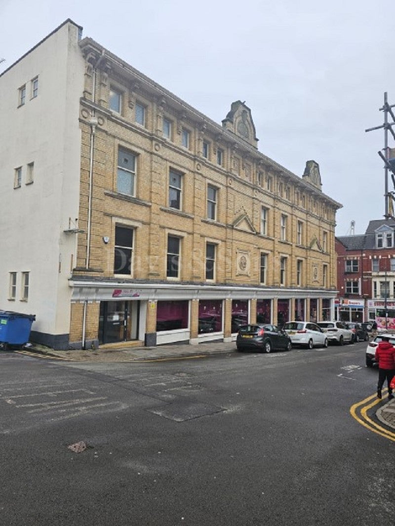 Flat Commercial Street in Newport