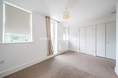 Flat Marian Gardens in Greater London