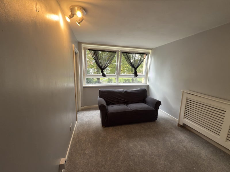 Flat Somerset Square in Bristol