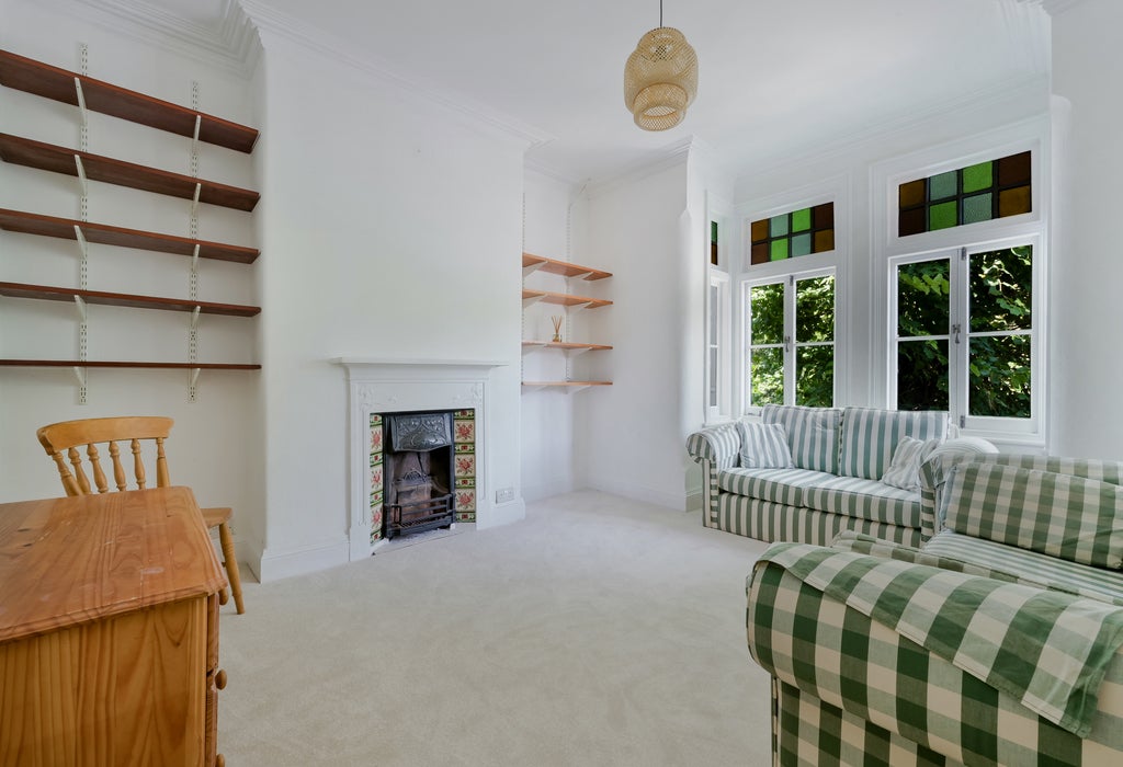 Flat Chiswick Common Road in Greater London