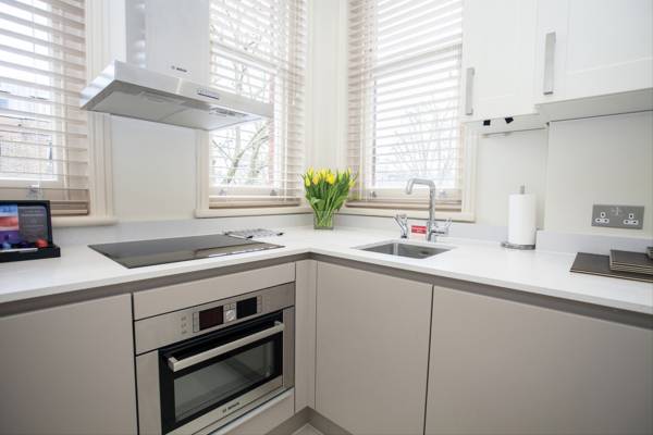 Flat Sloane Gardens in Greater London