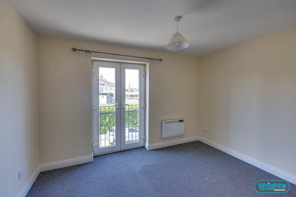 Flat Queens Square in Chippenham