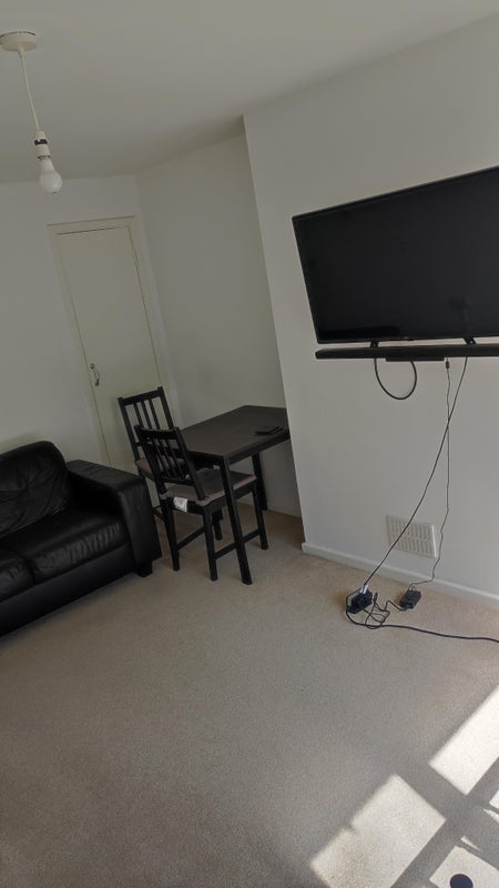 Room Shrublands Avenue in Greater London
