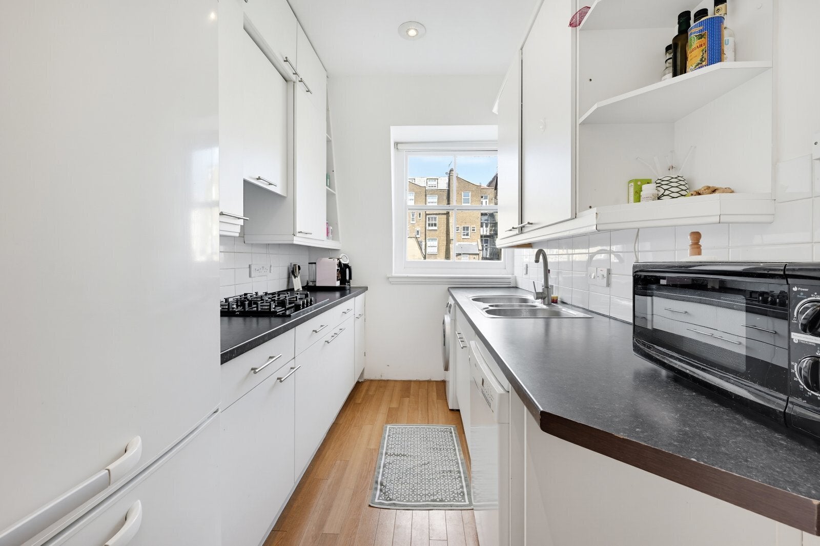 Flat Elvaston Mews in Greater London