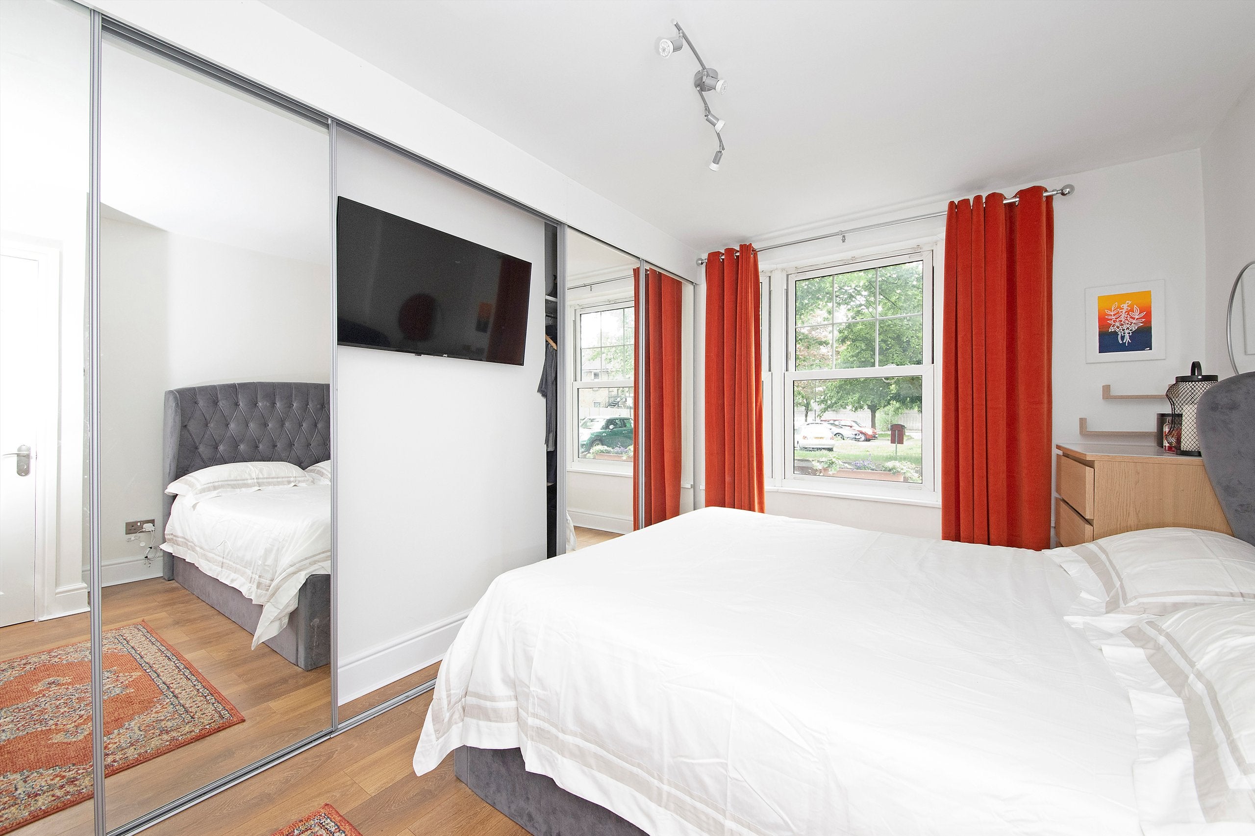 Flat Derrick Gardens in Greater London