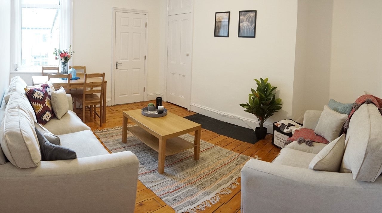 Flat Balmoral Terrace in Newcastle upon Tyne